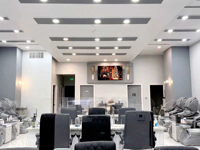 Topcoat Nail Bar