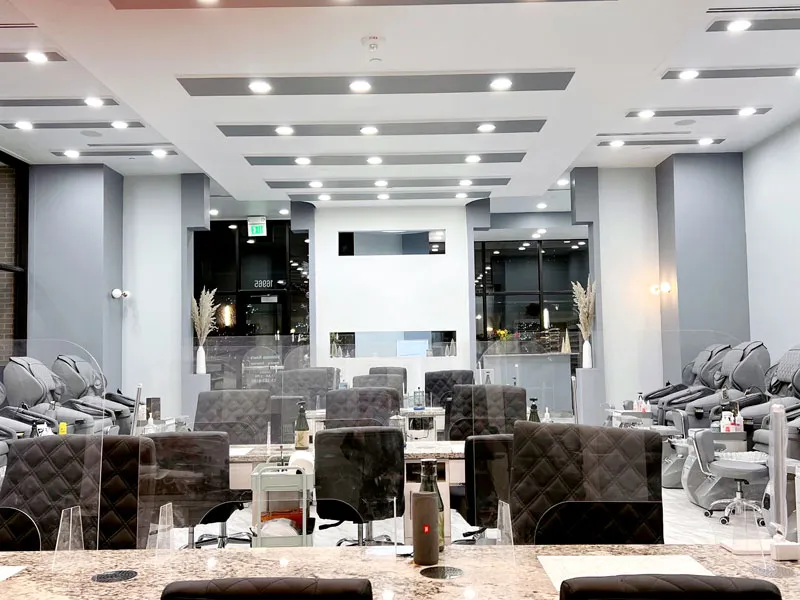 Topcoat Nail Bar