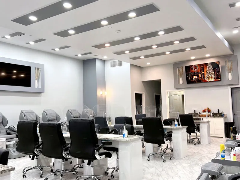 Topcoat Nail Bar