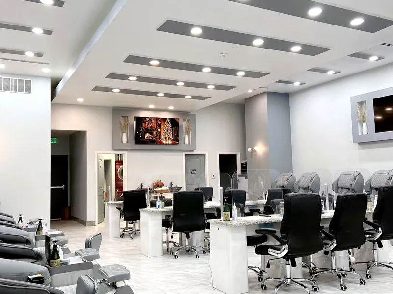 Topcoat Nail Bar