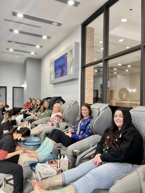 Topcoat Nail Bar